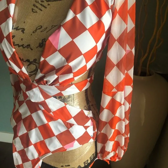 Swimsuit - Picture 4 of 8